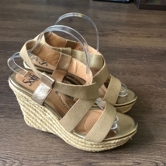 Sofft Shoes - Sofft strappy wedge sandals size 9 medium